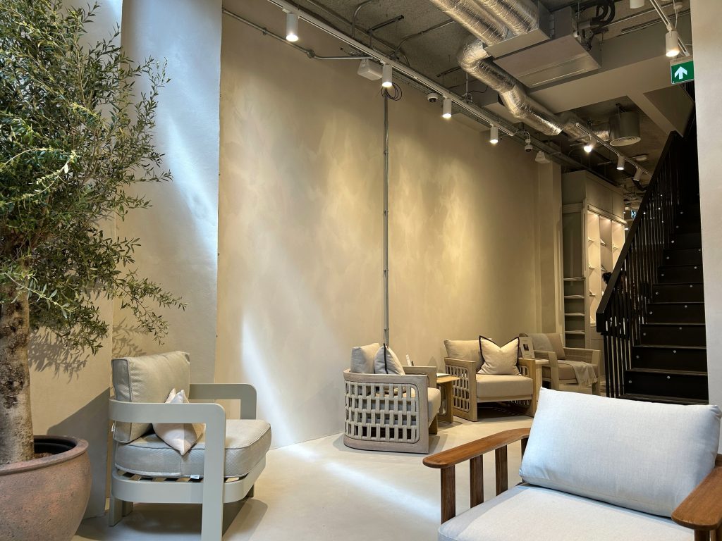 Clerkenwell Road: Commercial Showroom Fit-Out